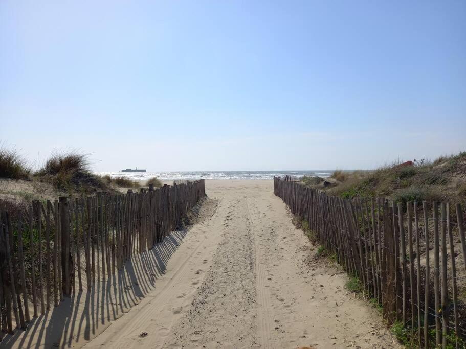 Les Terrasses De La 255, T3 Bien Equipe, Wifi, Parking * Agde
